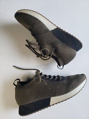 Baretraps Posture Palta Women's Mesh Sneakers Olive Green Camo Comfort